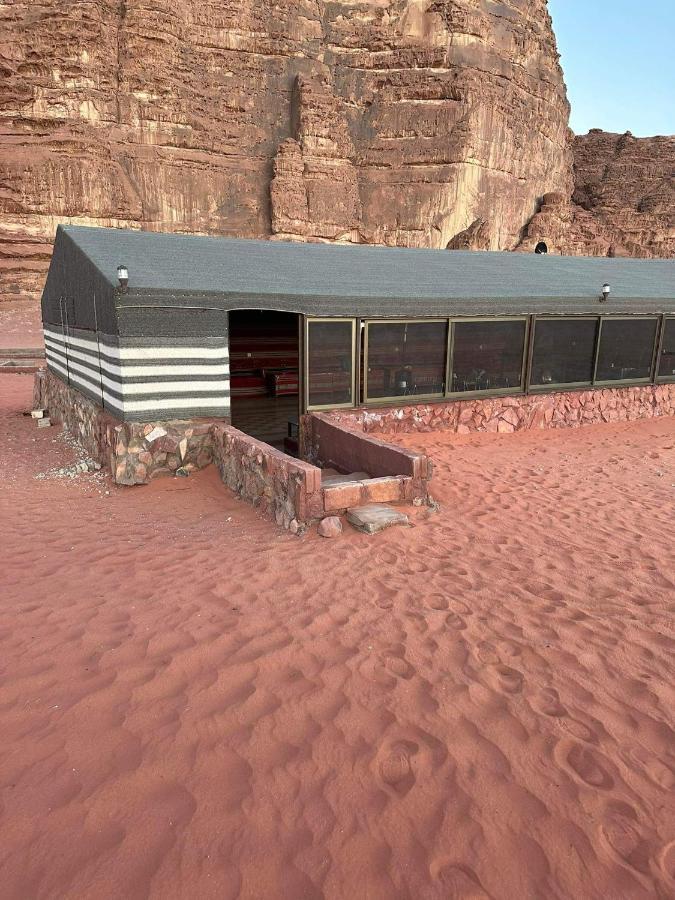 Rotana Camp Hotell Wadi Rum Exteriör bild
