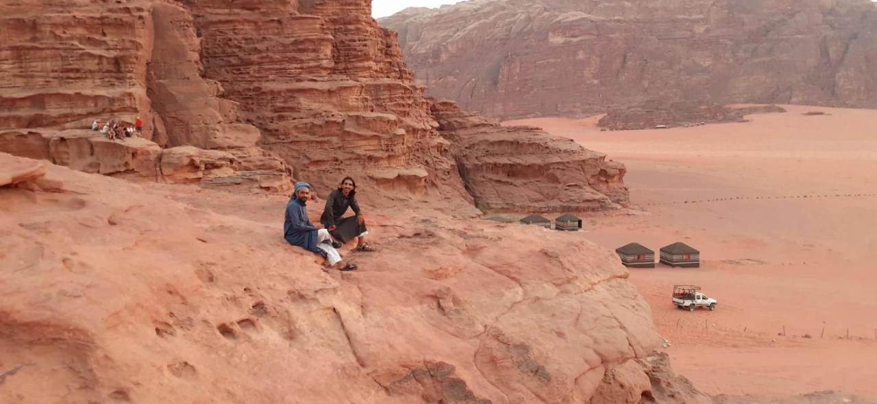 Rotana Camp Hotell Wadi Rum Exteriör bild