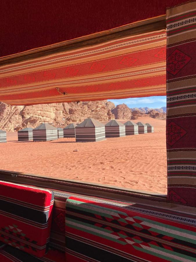 Rotana Camp Hotell Wadi Rum Exteriör bild