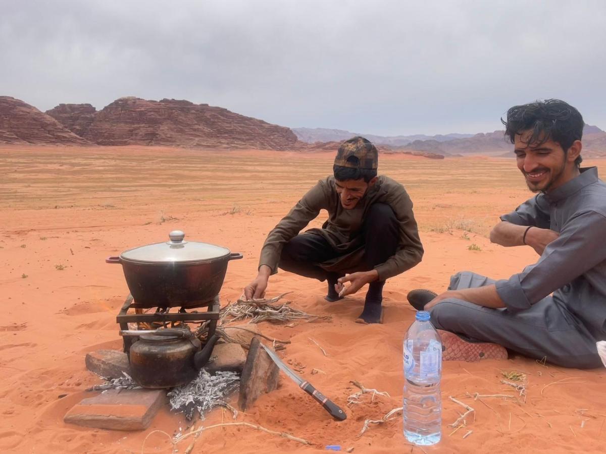 Rotana Camp Hotell Wadi Rum Exteriör bild