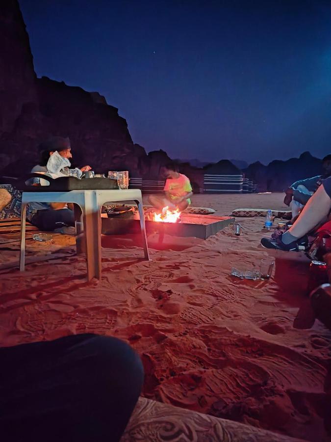 Rotana Camp Hotell Wadi Rum Exteriör bild