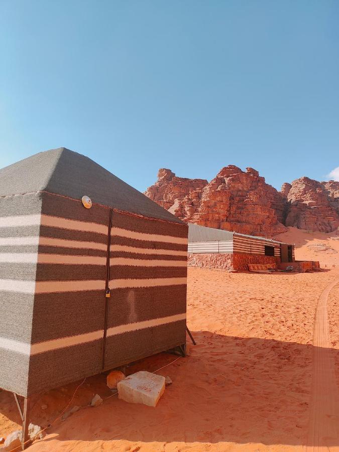 Rotana Camp Hotell Wadi Rum Exteriör bild